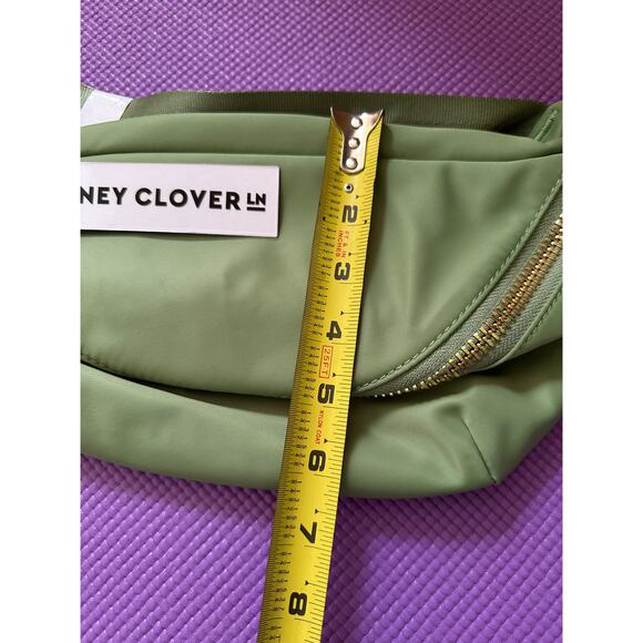 Stoney Clover Lane Jumbo Fanny Pack NEW in Sage Green Classic Style - Picture 3 of 4
